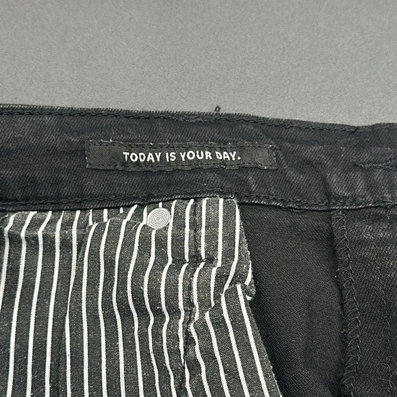 Kenneth Cole slim fit jeans. Size 34X30. Mens. Black. Like new condition!! - Picture 5 of 6